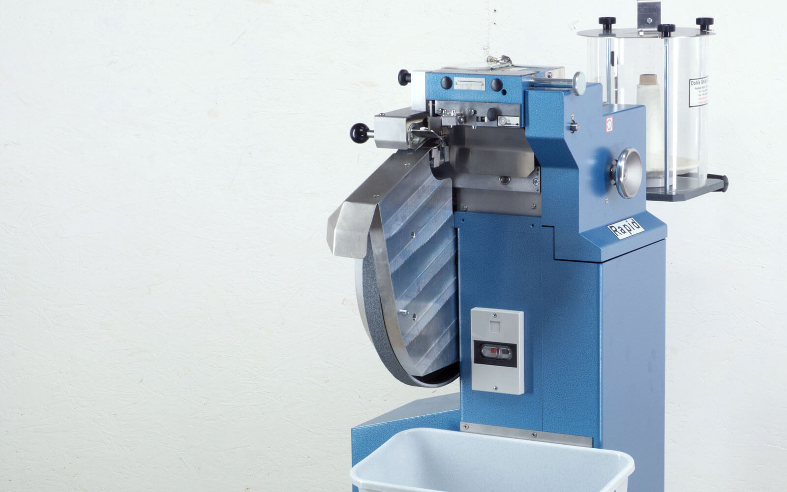 Rapid-S industrial sewing machine by Dohle