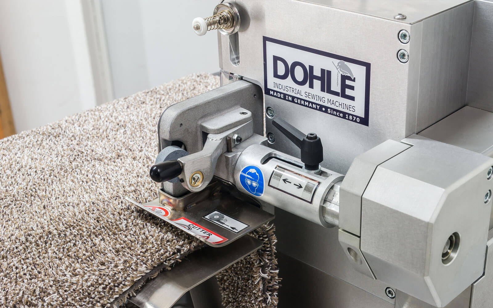 l28-l40 rail mounted sewing machine by Dohle